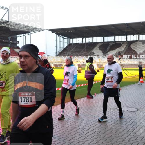 07.12.2025 - St. Pauli X-Mass-Run No. 15 Luisa Fischer http://msf.ph/oto/9389732 07.12.2025 12:06:12 Ziel 4059, 15, 1781, 4729, 4719, 5, 6, 760, 768, 1038, 1244, 1303, 1781, 2227, 3106, 3107, 3137, 4019, 4020, 4176, 4307, 4326, 4327, 4357, 4405, 4413, 4719, 4729, 4787, 4788, 4789 meine-sportfotos.de
