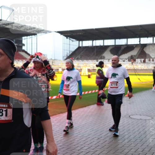 07.12.2025 - St. Pauli X-Mass-Run No. 15 Luisa Fischer http://msf.ph/oto/9389733 07.12.2025 12:06:12 Ziel 15, 1781, 4719, 5, 6, 760, 768, 1038, 1244, 1303, 1781, 2227, 3106, 3107, 3137, 4019, 4020, 4176, 4307, 4326, 4327, 4357, 4405, 4413, 4719, 4729, 4787, 4788, 4789 meine-sportfotos.de