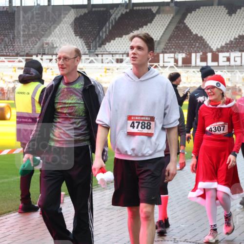 07.12.2025 - St. Pauli X-Mass-Run No. 15 Luisa Fischer http://msf.ph/oto/9389744 07.12.2025 12:06:25 Ziel 15, 4788, 4326, 4307, 5, 6, 173, 189, 760, 768, 1038, 3106, 3107, 3137, 4019, 4020, 4176, 4307, 4326, 4327, 4357, 4405, 4413, 4729, 4787, 4788 meine-sportfotos.de