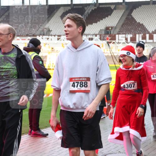 07.12.2025 - St. Pauli X-Mass-Run No. 15 Luisa Fischer http://msf.ph/oto/9389748 07.12.2025 12:06:26 Ziel 15, 4788, 4307, 4326, 5, 4327, 5, 6, 173, 189, 760, 768, 1038, 1956, 1957, 3106, 3107, 3137, 4019, 4020, 4176, 4307, 4326, 4327, 4357, 4405, 4413, 4788 meine-sportfotos.de