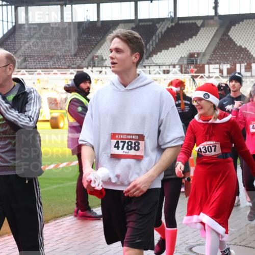 07.12.2025 - St. Pauli X-Mass-Run No. 15 Luisa Fischer http://msf.ph/oto/9389749 07.12.2025 12:06:26 Ziel 15, 4788, 4307, 4326, 5, 432, 5, 6, 173, 189, 760, 768, 1038, 1956, 1957, 3106, 3107, 3137, 4019, 4020, 4176, 4307, 4326, 4327, 4357, 4405, 4413, 4788 meine-sportfotos.de