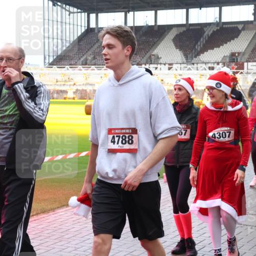 07.12.2025 - St. Pauli X-Mass-Run No. 15 Luisa Fischer http://msf.ph/oto/9389752 07.12.2025 12:06:27 Ziel 15, 4788, 67, 4307, 4326, 43, 5, 6, 173, 189, 760, 768, 1038, 1956, 1957, 3106, 3107, 3137, 4019, 4020, 4176, 4307, 4326, 4327, 4357, 4405, 4413 meine-sportfotos.de