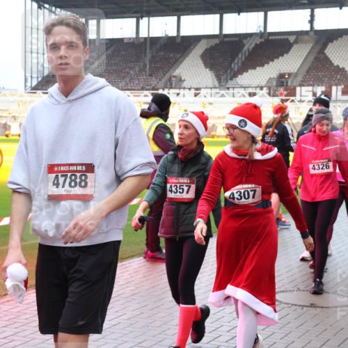 07.12.2025 - St. Pauli X-Mass-Run No. 15 Luisa Fischer http://msf.ph/oto/9389753 07.12.2025 12:06:27 Ziel 15, 4788, 4357, 4307, 4326, 432, 5, 6, 173, 189, 760, 768, 1038, 1956, 1957, 3106, 3107, 3137, 4019, 4020, 4176, 4307, 4326, 4327, 4357, 4405, 4413 meine-sportfotos.de