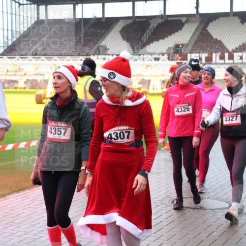 07.12.2025 - St. Pauli X-Mass-Run No. 15 Luisa Fischer http://msf.ph/oto/9389756 07.12.2025 12:06:28 Ziel 6, 15, 38, 15, 4357, 15, 4307, 4326, 4327, 6, 5, 6, 173, 189, 760, 768, 1038, 1353, 1956, 1957, 2018, 3106, 3107, 3137, 4019, 4020, 4176, 4307, 4326, 4327, 4357, 4405, 4413 meine-sportfotos.de