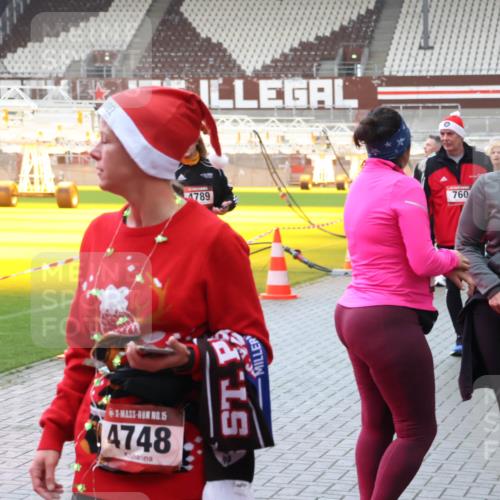 07.12.2025 - St. Pauli X-Mass-Run No. 15 Luisa Fischer http://msf.ph/oto/9389766 07.12.2025 12:06:32 Ziel 15, 4748, 4789, 760, 6, 5, 6, 173, 189, 760, 768, 1038, 1347, 1351, 1353, 1956, 1957, 2018, 2415, 3106, 3107, 3137, 4019, 4020, 4176, 4307, 4326, 4327, 4357, 4405, 4413 meine-sportfotos.de
