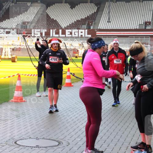 07.12.2025 - St. Pauli X-Mass-Run No. 15 Luisa Fischer http://msf.ph/oto/9389770 07.12.2025 12:06:33 Ziel 4789, 69, 310, 760, 5, 6, 173, 189, 760, 768, 1038, 1347, 1351, 1353, 1956, 1957, 2018, 2415, 3106, 3107, 3137, 4019, 4020, 4176, 4219, 4307, 4326, 4327, 4357, 4405, 4413 meine-sportfotos.de