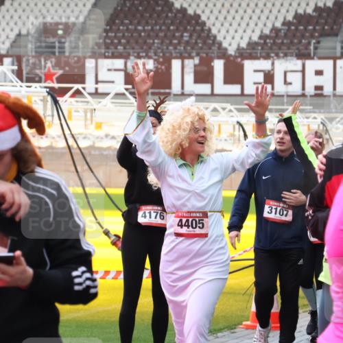 07.12.2025 - St. Pauli X-Mass-Run No. 15 Luisa Fischer http://msf.ph/oto/9389781 07.12.2025 12:06:37 Ziel 4789, 45, 4176, 15, 4405, 3107, 5, 6, 173, 189, 760, 768, 1038, 1347, 1351, 1353, 1956, 1957, 2018, 2415, 3106, 3107, 3137, 4019, 4020, 4176, 4217, 4219, 4222, 4307, 4326, 4327, 4357, 4405, 4413 meine-sportfotos.de