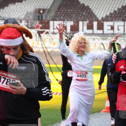 07.12.2025 - St. Pauli X-Mass-Run No. 15 Luisa Fischer http://msf.ph/oto/9389782 07.12.2025 12:06:37 Ziel 15, 478, 41, 4405, 5, 6, 173, 189, 760, 768, 1038, 1347, 1351, 1353, 1956, 1957, 2018, 2415, 3106, 3107, 3137, 4019, 4020, 4176, 4217, 4219, 4222, 4307, 4326, 4327, 4357, 4405, 4413 meine-sportfotos.de