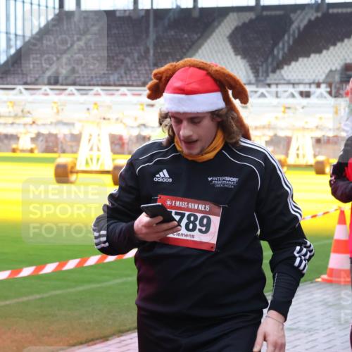 07.12.2025 - St. Pauli X-Mass-Run No. 15 Luisa Fischer http://msf.ph/oto/9389788 07.12.2025 12:06:39 Ziel 15, 789, 5, 6, 173, 189, 760, 768, 1038, 1347, 1351, 1353, 1956, 1957, 2018, 2415, 3106, 3107, 3137, 4019, 4020, 4176, 4217, 4219, 4222, 4307, 4326, 4327, 4357, 4405, 4413 meine-sportfotos.de