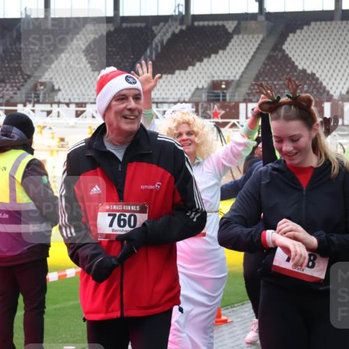 07.12.2025 - St. Pauli X-Mass-Run No. 15 Luisa Fischer http://msf.ph/oto/9389792 07.12.2025 12:06:40 Ziel 15, 760, 5, 6, 173, 189, 760, 768, 1038, 1347, 1351, 1353, 1956, 1957, 2018, 2415, 3106, 3107, 3137, 4019, 4020, 4176, 4217, 4219, 4222, 4307, 4326, 4327, 4357, 4405, 4413 meine-sportfotos.de