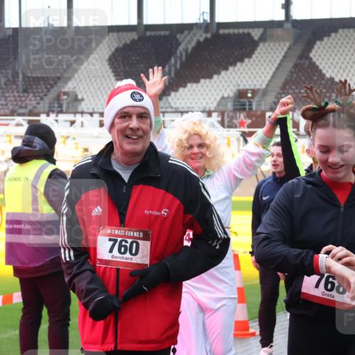 07.12.2025 - St. Pauli X-Mass-Run No. 15 Luisa Fischer http://msf.ph/oto/9389793 07.12.2025 12:06:40 Ziel 15, 760, 768, 5, 6, 173, 189, 760, 768, 1038, 1347, 1351, 1353, 1956, 1957, 2018, 2415, 3106, 3107, 3137, 4019, 4020, 4176, 4217, 4219, 4222, 4307, 4326, 4327, 4357, 4405, 4413 meine-sportfotos.de