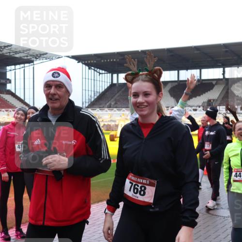 07.12.2025 - St. Pauli X-Mass-Run No. 15 Luisa Fischer http://msf.ph/oto/9389804 07.12.2025 12:06:43 Ziel 15, 768, 137, 4413, 5, 6, 173, 189, 760, 768, 1038, 1347, 1351, 1353, 1956, 1957, 2018, 2415, 3106, 3107, 3137, 4019, 4020, 4176, 4217, 4219, 4222, 4307, 4326, 4327, 4357, 4405, 4413, 4783, 4784 meine-sportfotos.de