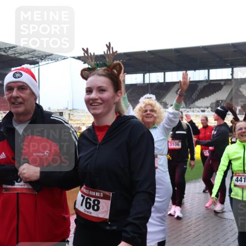 07.12.2025 - St. Pauli X-Mass-Run No. 15 Luisa Fischer http://msf.ph/oto/9389805 07.12.2025 12:06:43 Ziel 15, 768, 3106, 4413, 5, 6, 173, 189, 760, 768, 1038, 1347, 1351, 1353, 1956, 1957, 2018, 2415, 3106, 3107, 3137, 4019, 4020, 4176, 4217, 4219, 4222, 4307, 4326, 4327, 4357, 4405, 4413, 4783, 4784 meine-sportfotos.de