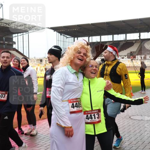 07.12.2025 - St. Pauli X-Mass-Run No. 15 Luisa Fischer http://msf.ph/oto/9389817 07.12.2025 12:06:48 Ziel 15, 6, 15, 3107, 313, 4405, 15, 4413, 5, 6, 173, 189, 760, 768, 1038, 1347, 1351, 1353, 1956, 1957, 2018, 2415, 4019, 4020, 4217, 4219, 4222, 4326, 4327, 4403, 4404, 4405, 4413, 4783, 4784 meine-sportfotos.de
