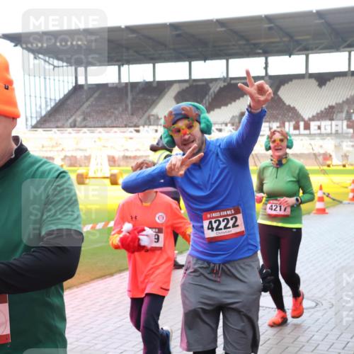 07.12.2025 - St. Pauli X-Mass-Run No. 15 Luisa Fischer http://msf.ph/oto/9389840 07.12.2025 12:07:01 Ziel 4019, 9, 15, 4222, 4217, 173, 189, 276, 339, 345, 1347, 1351, 1353, 1844, 1846, 1956, 1957, 2018, 2415, 3689, 3692, 4143, 4217, 4219, 4222, 4342, 4345, 4346, 4403, 4404, 4416, 4783, 4784 meine-sportfotos.de