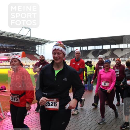 07.12.2025 - St. Pauli X-Mass-Run No. 15 Luisa Fischer http://msf.ph/oto/9389853 07.12.2025 12:07:18 Ziel 2415, 15, 3526, 5, 6, 276, 339, 345, 1347, 1351, 1580, 1583, 1844, 1846, 2415, 3251, 3262, 3456, 3689, 3692, 4017, 4018, 4033, 4143, 4217, 4219, 4222, 4314, 4328, 4342, 4345, 4346, 4360, 4361, 4390, 4403, 4404, 4416, 4725, 4783, 4784 meine-sportfotos.de