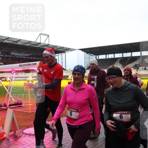 07.12.2025 - St. Pauli X-Mass-Run No. 15 Luisa Fischer http://msf.ph/oto/9389859 07.12.2025 12:07:19 Ziel 4342, 135, 16, 15, 15, 6, 276, 339, 345, 1347, 1351, 1580, 1583, 1844, 1846, 2415, 3251, 3262, 3456, 3689, 3692, 4017, 4018, 4033, 4143, 4217, 4219, 4222, 4314, 4328, 4342, 4345, 4346, 4360, 4361, 4390, 4403, 4404, 4416, 4725, 4783, 4784 meine-sportfotos.de