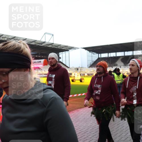 07.12.2025 - St. Pauli X-Mass-Run No. 15 Luisa Fischer http://msf.ph/oto/9389863 07.12.2025 12:07:20 Ziel 276, 339, 345, 1580, 1583, 1844, 1846, 3251, 3262, 3456, 3689, 3692, 4017, 4018, 4033, 4143, 4217, 4219, 4222, 4314, 4328, 4342, 4345, 4346, 4360, 4361, 4390, 4403, 4404, 4416, 4725, 4783, 4784 meine-sportfotos.de