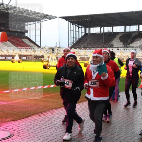 07.12.2025 - St. Pauli X-Mass-Run No. 15 Luisa Fischer http://msf.ph/oto/9389867 07.12.2025 12:07:26 Ziel 1, 45, 339, 84, 5, 4725, 033, 276, 339, 345, 1580, 1583, 1844, 1846, 1958, 3251, 3262, 3456, 3689, 3692, 4017, 4018, 4033, 4143, 4238, 4314, 4328, 4342, 4345, 4346, 4360, 4361, 4390, 4403, 4404, 4416, 4725, 4783, 4784 meine-sportfotos.de