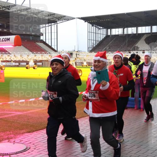 07.12.2025 - St. Pauli X-Mass-Run No. 15 Luisa Fischer http://msf.ph/oto/9389868 07.12.2025 12:07:26 Ziel 339, 45, 84, 4725, 276, 339, 345, 1580, 1583, 1844, 1846, 1958, 3251, 3262, 3456, 3689, 3692, 4017, 4018, 4033, 4143, 4238, 4314, 4328, 4342, 4345, 4346, 4360, 4361, 4390, 4403, 4404, 4416, 4725, 4783, 4784 meine-sportfotos.de