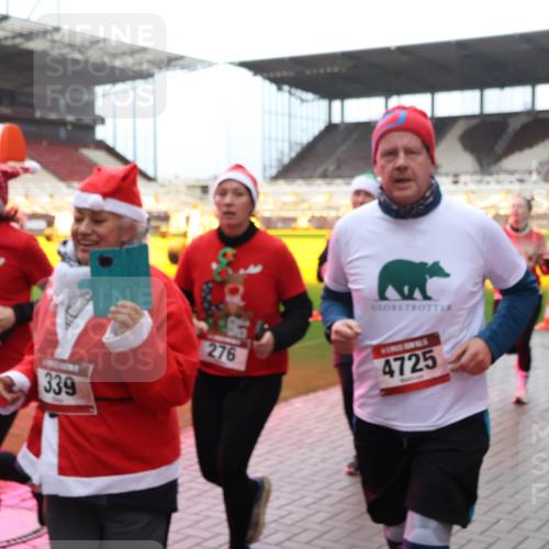 07.12.2025 - St. Pauli X-Mass-Run No. 15 Luisa Fischer http://msf.ph/oto/9389870 07.12.2025 12:07:27 Ziel 414, 339, 276, 4725, 276, 339, 345, 1580, 1583, 1844, 1846, 1958, 3251, 3262, 3456, 3689, 3692, 4017, 4018, 4033, 4143, 4238, 4314, 4328, 4342, 4345, 4346, 4360, 4361, 4390, 4403, 4404, 4416, 4725, 4783, 4784 meine-sportfotos.de