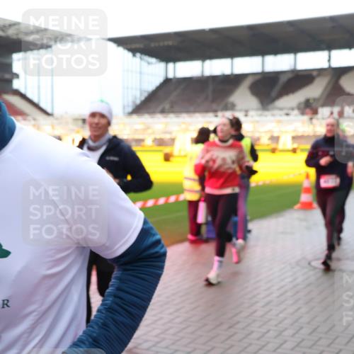 07.12.2025 - St. Pauli X-Mass-Run No. 15 Luisa Fischer http://msf.ph/oto/9389874 07.12.2025 12:07:28 Ziel 276, 339, 345, 1580, 1583, 1844, 1846, 1958, 3251, 3262, 3456, 3689, 3692, 4017, 4018, 4033, 4143, 4238, 4314, 4328, 4342, 4345, 4346, 4360, 4361, 4390, 4403, 4404, 4416, 4725, 4783, 4784 meine-sportfotos.de