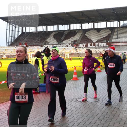 07.12.2025 - St. Pauli X-Mass-Run No. 15 Luisa Fischer http://msf.ph/oto/9389880 07.12.2025 12:07:29 Ziel 105, 4033, 4390, 4784, 276, 339, 345, 1580, 1583, 1844, 1846, 1958, 3251, 3262, 3456, 3689, 3692, 3818, 4017, 4018, 4033, 4143, 4238, 4314, 4328, 4342, 4345, 4346, 4360, 4361, 4390, 4403, 4404, 4416, 4725, 4783, 4784 meine-sportfotos.de