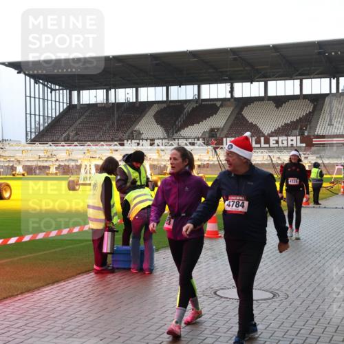 07.12.2025 - St. Pauli X-Mass-Run No. 15 Luisa Fischer http://msf.ph/oto/9389883 07.12.2025 12:07:31 Ziel 4784, 4328, 276, 339, 345, 1580, 1583, 1844, 1846, 1958, 1959, 3251, 3262, 3456, 3689, 3692, 3818, 3819, 4017, 4018, 4033, 4143, 4238, 4314, 4328, 4342, 4345, 4346, 4360, 4361, 4390, 4403, 4404, 4416, 4725 meine-sportfotos.de