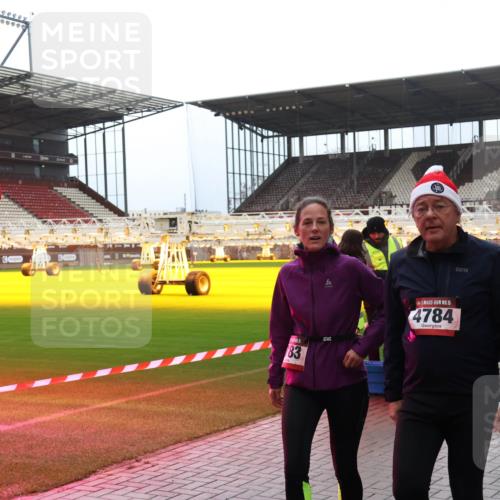 07.12.2025 - St. Pauli X-Mass-Run No. 15 Luisa Fischer http://msf.ph/oto/9389888 07.12.2025 12:07:32 Ziel 83, 6, 15, 4784, 4328, 276, 339, 345, 1580, 1583, 1844, 1846, 1958, 1959, 3251, 3262, 3456, 3689, 3692, 3728, 3818, 3819, 4017, 4018, 4033, 4143, 4238, 4314, 4328, 4342, 4345, 4346, 4360, 4361, 4390, 4403, 4404, 4416, 4725 meine-sportfotos.de