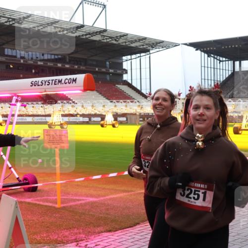07.12.2025 - St. Pauli X-Mass-Run No. 15 Luisa Fischer http://msf.ph/oto/9389892 07.12.2025 12:07:45 Ziel 6334, 32, 15, 3251, 276, 1580, 1583, 1958, 1959, 3251, 3262, 3348, 3456, 3666, 3708, 3709, 3710, 3711, 3726, 3728, 3818, 3819, 4017, 4018, 4033, 4143, 4238, 4314, 4328, 4360, 4361, 4390, 4724, 4725, 4755 meine-sportfotos.de