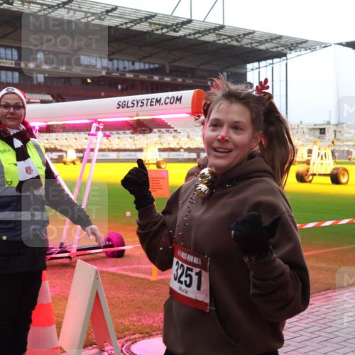 07.12.2025 - St. Pauli X-Mass-Run No. 15 Luisa Fischer http://msf.ph/oto/9389893 07.12.2025 12:07:46 Ziel 6834, 3251, 276, 1580, 1583, 1958, 1959, 3251, 3262, 3348, 3456, 3666, 3708, 3709, 3710, 3711, 3726, 3728, 3818, 3819, 4017, 4018, 4033, 4143, 4238, 4314, 4328, 4360, 4361, 4390, 4724, 4725, 4755, 4786, 4791, 4792 meine-sportfotos.de