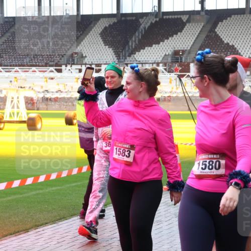 07.12.2025 - St. Pauli X-Mass-Run No. 15 Luisa Fischer http://msf.ph/oto/9389922 07.12.2025 12:08:14 Ziel 8, 0, 36, 15, 1583, 15, 1580, 3816, 587, 849, 850, 1224, 1899, 1959, 2953, 2954, 3348, 3460, 3666, 3667, 3668, 3691, 3708, 3709, 3710, 3711, 3726, 3728, 3739, 3816, 3818, 3819, 3898, 3899, 4035, 4210, 4332, 4393, 4395, 4722, 4724, 4730, 4755, 4786, 4791, 4792 meine-sportfotos.de