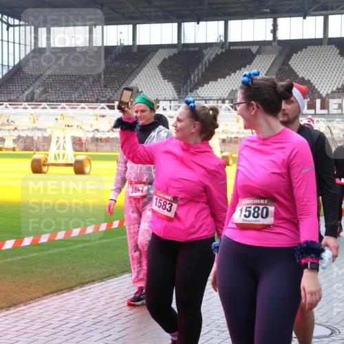 07.12.2025 - St. Pauli X-Mass-Run No. 15 Luisa Fischer http://msf.ph/oto/9389923 07.12.2025 12:08:15 Ziel 3667, 1583, 15, 1580, 3819, 3816, 1460, 587, 587, 849, 850, 1224, 1899, 1959, 2953, 2954, 3348, 3460, 3666, 3667, 3668, 3691, 3708, 3709, 3710, 3711, 3726, 3728, 3739, 3816, 3818, 3819, 3898, 3899, 4035, 4210, 4332, 4393, 4395, 4722, 4724, 4730, 4755, 4786, 4791, 4792 meine-sportfotos.de