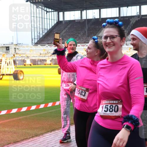 07.12.2025 - St. Pauli X-Mass-Run No. 15 Luisa Fischer http://msf.ph/oto/9389927 07.12.2025 12:08:16 Ziel 366, 15, 1583, 15, 1580, 15, 18, 3818, 587, 849, 850, 1224, 1899, 1959, 2953, 2954, 3348, 3460, 3666, 3667, 3668, 3691, 3708, 3709, 3710, 3711, 3726, 3728, 3739, 3816, 3818, 3819, 3898, 3899, 4035, 4210, 4332, 4393, 4395, 4722, 4724, 4730, 4755, 4786, 4791, 4792 meine-sportfotos.de
