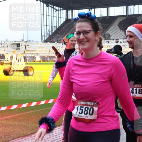 07.12.2025 - St. Pauli X-Mass-Run No. 15 Luisa Fischer http://msf.ph/oto/9389929 07.12.2025 12:08:16 Ziel 15, 1580, 15, 418, 3818, 587, 849, 850, 1224, 1899, 1959, 2953, 2954, 3348, 3460, 3666, 3667, 3668, 3691, 3708, 3709, 3710, 3711, 3726, 3728, 3739, 3816, 3818, 3819, 3898, 3899, 4035, 4210, 4332, 4393, 4395, 4722, 4724, 4730, 4755, 4786, 4791, 4792 meine-sportfotos.de