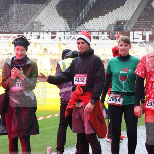 07.12.2025 - St. Pauli X-Mass-Run No. 15 Luisa Fischer http://msf.ph/oto/9389940 07.12.2025 12:08:36 Ziel 4360, 15, 360, 210, 4332, 15, 2954, 15, 2953, 325, 334, 587, 849, 850, 1224, 1493, 1514, 1899, 1940, 1943, 2953, 2954, 3397, 3460, 3609, 3667, 3668, 3691, 3739, 3816, 3861, 3867, 3898, 3899, 4035, 4210, 4212, 4213, 4214, 4215, 4269, 4271, 4272, 4292, 4332, 4393, 4395, 4711, 4712, 4717, 4722, 4730 meine-sportfotos.de