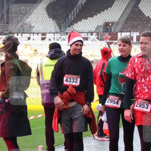 07.12.2025 - St. Pauli X-Mass-Run No. 15 Luisa Fischer http://msf.ph/oto/9389942 07.12.2025 12:08:37 Ziel 360, 10, 15, 0, 15, 4332, 15, 2954, 15, 2953, 325, 334, 587, 849, 850, 1224, 1493, 1514, 1899, 1940, 1943, 2953, 2954, 3141, 3397, 3460, 3609, 3667, 3668, 3691, 3739, 3816, 3861, 3867, 3898, 3899, 4035, 4210, 4212, 4213, 4214, 4215, 4269, 4271, 4272, 4292, 4332, 4393, 4395, 4711, 4712, 4717, 4722, 4730 meine-sportfotos.de