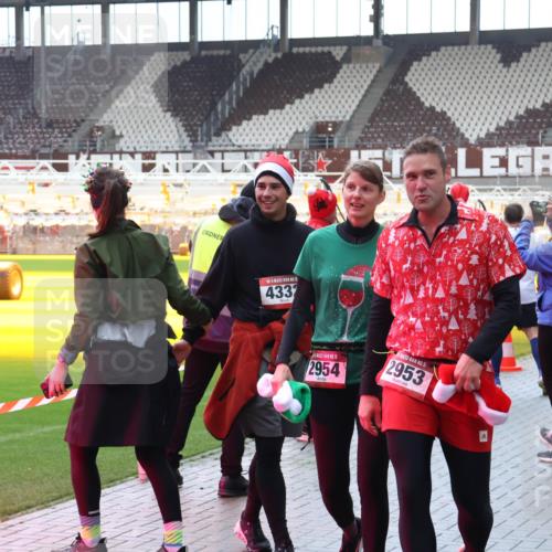07.12.2025 - St. Pauli X-Mass-Run No. 15 Luisa Fischer http://msf.ph/oto/9389947 07.12.2025 12:08:38 Ziel 4360, 5, 4360, 15, 4332, 15, 2954, 15, 2953, 850, 84, 325, 334, 587, 849, 850, 1224, 1493, 1514, 1899, 1940, 1943, 2953, 2954, 3141, 3397, 3460, 3609, 3667, 3668, 3691, 3816, 3861, 3867, 3898, 3899, 4035, 4210, 4212, 4213, 4214, 4215, 4269, 4271, 4272, 4292, 4393, 4395, 4711, 4712, 4717, 4722, 4730 meine-sportfotos.de