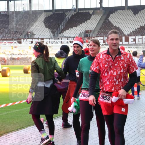 07.12.2025 - St. Pauli X-Mass-Run No. 15 Luisa Fischer http://msf.ph/oto/9389948 07.12.2025 12:08:38 Ziel 4360, 5, 4360, 2954, 15, 2953, 50, 325, 334, 587, 849, 850, 1224, 1493, 1514, 1899, 1940, 1943, 2953, 2954, 3141, 3397, 3460, 3609, 3667, 3668, 3691, 3816, 3861, 3867, 3898, 3899, 4035, 4210, 4212, 4213, 4214, 4215, 4269, 4271, 4272, 4292, 4393, 4395, 4711, 4712, 4717, 4722, 4730 meine-sportfotos.de