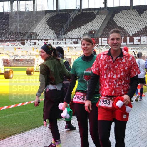 07.12.2025 - St. Pauli X-Mass-Run No. 15 Luisa Fischer http://msf.ph/oto/9389950 07.12.2025 12:08:38 Ziel 4360, 5, 4360, 2954, 15, 2953, 325, 334, 587, 849, 850, 1224, 1493, 1514, 1899, 1940, 1943, 2953, 2954, 3141, 3397, 3460, 3609, 3667, 3668, 3691, 3816, 3861, 3867, 3898, 3899, 4035, 4210, 4212, 4213, 4214, 4215, 4269, 4271, 4272, 4292, 4393, 4395, 4711, 4712, 4717, 4722, 4730 meine-sportfotos.de