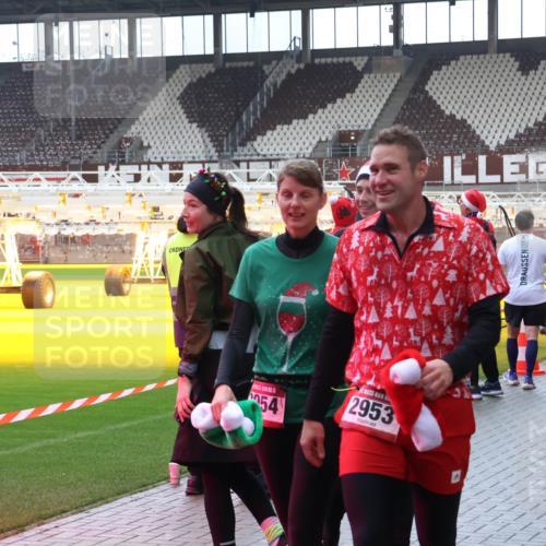 07.12.2025 - St. Pauli X-Mass-Run No. 15 Luisa Fischer http://msf.ph/oto/9389952 07.12.2025 12:08:39 Ziel 4360, 5, 4360, 54, 2953, 849, 325, 334, 587, 849, 850, 1224, 1493, 1514, 1899, 1940, 1943, 2953, 2954, 3141, 3397, 3460, 3609, 3668, 3816, 3861, 3867, 3898, 3899, 4035, 4210, 4212, 4213, 4214, 4215, 4269, 4271, 4272, 4292, 4393, 4395, 4711, 4712, 4717, 4722, 4730 meine-sportfotos.de