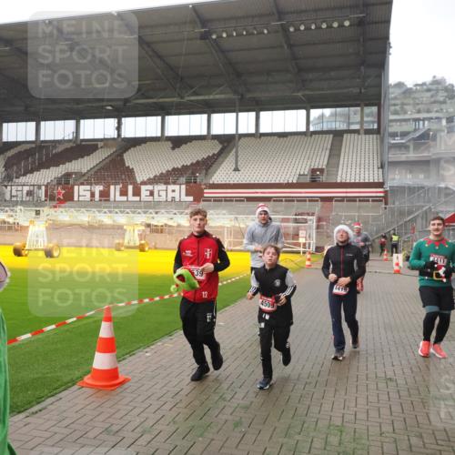 07.12.2025 - St. Pauli X-Mass-Run No. 15 Fabian Wolf http://msf.ph/oto/9389954 07.12.2025 10:22:47 Ziel 715, 739, 794, 3780, 4287, 4407, 4411, 4419, 4509, 4539 meine-sportfotos.de