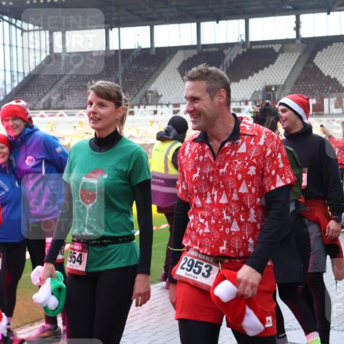 07.12.2025 - St. Pauli X-Mass-Run No. 15 Luisa Fischer http://msf.ph/oto/9389958 07.12.2025 12:08:40 Ziel 1361, 954, 15, 2953, 325, 334, 587, 849, 850, 1224, 1493, 1514, 1899, 1940, 1943, 2953, 2954, 3141, 3397, 3460, 3609, 3668, 3816, 3861, 3867, 3898, 3899, 4035, 4212, 4213, 4214, 4215, 4269, 4271, 4272, 4292, 4393, 4395, 4711, 4712, 4717, 4722 meine-sportfotos.de