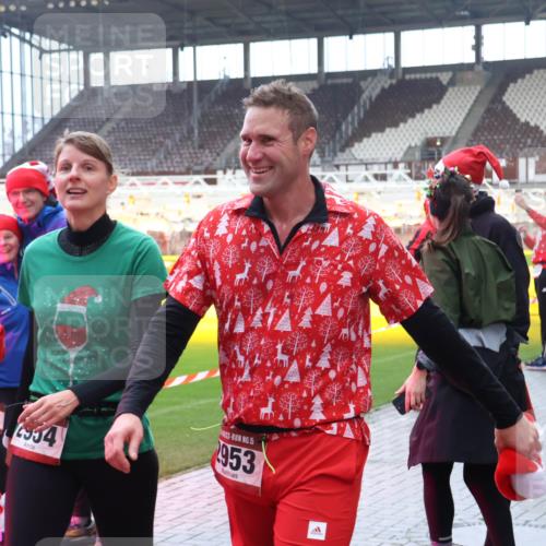 07.12.2025 - St. Pauli X-Mass-Run No. 15 Luisa Fischer http://msf.ph/oto/9389959 07.12.2025 12:08:40 Ziel 1361, 2934, 15, 953, 325, 334, 587, 849, 850, 1224, 1493, 1514, 1899, 1940, 1943, 2953, 2954, 3141, 3397, 3460, 3609, 3668, 3816, 3861, 3867, 3898, 3899, 4035, 4212, 4213, 4214, 4215, 4269, 4271, 4272, 4292, 4393, 4395, 4711, 4712, 4717, 4722 meine-sportfotos.de