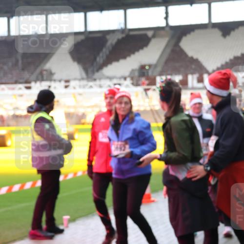 07.12.2025 - St. Pauli X-Mass-Run No. 15 Luisa Fischer http://msf.ph/oto/9389966 07.12.2025 12:08:45 Ziel 4360, 1192, 315, 325, 334, 587, 849, 850, 1224, 1493, 1514, 1899, 1940, 1943, 2873, 2889, 2892, 2953, 2954, 3141, 3397, 3609, 3668, 3861, 3867, 3898, 3899, 4035, 4212, 4213, 4214, 4215, 4252, 4269, 4271, 4272, 4292, 4393, 4395, 4422, 4711, 4712, 4717, 4722 meine-sportfotos.de