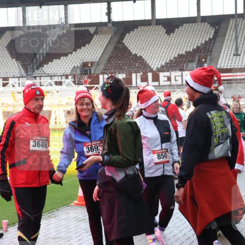 07.12.2025 - St. Pauli X-Mass-Run No. 15 Luisa Fischer http://msf.ph/oto/9389972 07.12.2025 12:08:47 Ziel 3689, 5, 369, 850, 325, 334, 587, 849, 850, 1214, 1219, 1224, 1253, 1493, 1514, 1899, 1940, 1943, 2873, 2889, 2892, 2953, 2954, 3141, 3397, 3595, 3609, 3668, 3861, 3867, 3898, 3899, 4035, 4182, 4212, 4213, 4214, 4215, 4252, 4269, 4271, 4272, 4292, 4393, 4395, 4422, 4711, 4712, 4717, 4722 meine-sportfotos.de