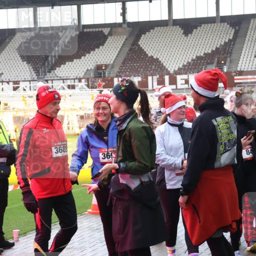 07.12.2025 - St. Pauli X-Mass-Run No. 15 Luisa Fischer http://msf.ph/oto/9389974 07.12.2025 12:08:47 Ziel 3689, 36, 84, 325, 334, 587, 849, 850, 1214, 1219, 1224, 1253, 1493, 1514, 1899, 1940, 1943, 2873, 2889, 2892, 2953, 2954, 3141, 3397, 3595, 3609, 3668, 3861, 3867, 3898, 3899, 4035, 4182, 4212, 4213, 4214, 4215, 4252, 4269, 4271, 4272, 4292, 4393, 4395, 4422, 4711, 4712, 4717, 4722 meine-sportfotos.de