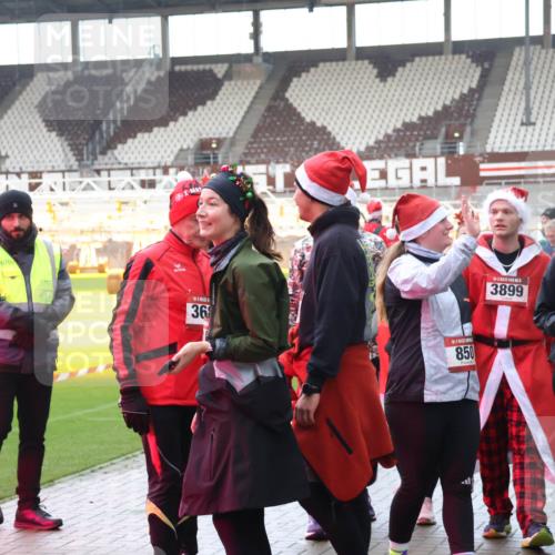07.12.2025 - St. Pauli X-Mass-Run No. 15 Luisa Fischer http://msf.ph/oto/9389979 07.12.2025 12:08:48 Ziel 670, 36, 850, 3899, 849, 325, 334, 587, 1214, 1219, 1224, 1253, 1493, 1514, 1899, 1940, 1943, 2679, 2873, 2889, 2892, 2953, 2954, 3141, 3397, 3595, 3609, 3668, 3861, 3867, 3898, 3899, 4035, 4084, 4182, 4183, 4212, 4213, 4214, 4215, 4252, 4269, 4271, 4272, 4292, 4393, 4395, 4422, 4711, 4712, 4717, 4722 meine-sportfotos.de