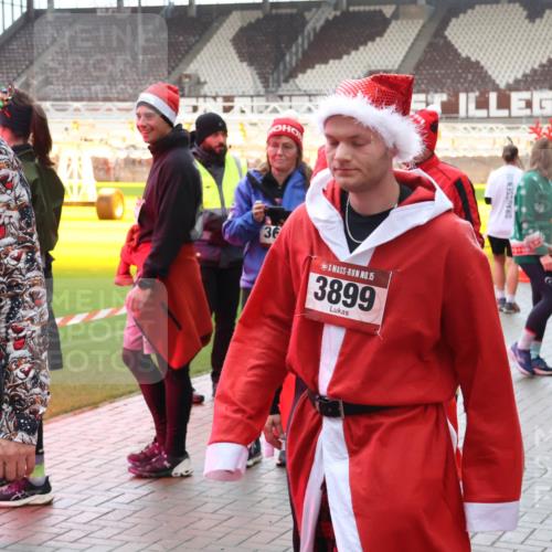 07.12.2025 - St. Pauli X-Mass-Run No. 15 Luisa Fischer http://msf.ph/oto/9389982 07.12.2025 12:08:54 Ziel 15, 98, 36, 15, 3899, 325, 334, 1214, 1219, 1224, 1253, 1269, 1270, 1493, 1514, 1940, 1943, 2679, 2873, 2889, 2892, 3141, 3230, 3397, 3595, 3609, 3861, 3867, 3876, 4084, 4086, 4137, 4138, 4182, 4183, 4212, 4213, 4214, 4215, 4252, 4269, 4271, 4272, 4292, 4294, 4295, 4297, 4422, 4429, 4711, 4712, 4717, 4722 meine-sportfotos.de