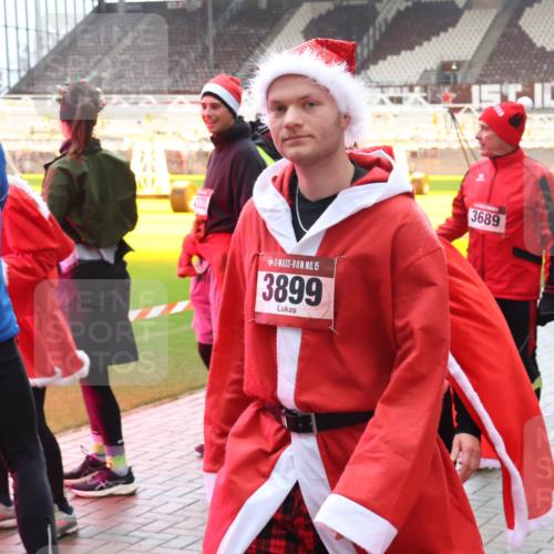07.12.2025 - St. Pauli X-Mass-Run No. 15 Luisa Fischer http://msf.ph/oto/9389983 07.12.2025 12:08:55 Ziel 15, 3899, 1, 3689, 325, 334, 586, 1214, 1219, 1224, 1253, 1269, 1270, 1493, 1514, 1940, 1943, 2679, 2873, 2889, 2892, 3141, 3230, 3233, 3397, 3595, 3609, 3861, 3867, 3876, 4084, 4086, 4137, 4138, 4182, 4183, 4212, 4213, 4214, 4215, 4252, 4269, 4271, 4272, 4292, 4294, 4295, 4297, 4422, 4429, 4711, 4712, 4717 meine-sportfotos.de